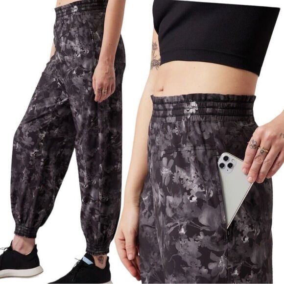 Athleta Size 10 Floral Grayscale Printed High Rise Savannah Jogger - Picture 2 of 13